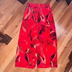 High waisted, ankle length floral pants.